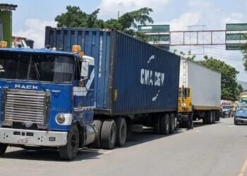 Habilitarán 1.000 vehículos de carga pesada para transporte de mercancías entre Colombia y Venezuela