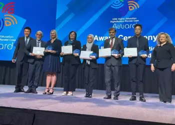 UCV recibe premio internacional por capacitar a docentes con tecnologías de vanguardia