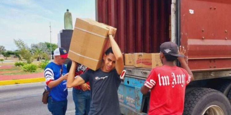 Ministerio de Salud entregó más de 350 mil insumos para los hospitales de La Guaira