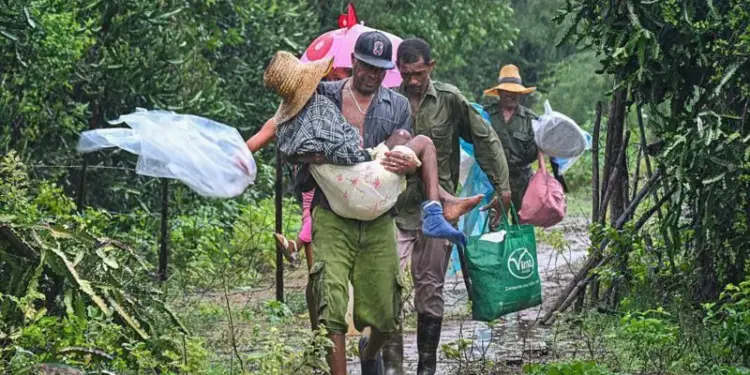 Venezuela envía 46 toneladas de ayuda humanitaria a Cuba y Jamaica
