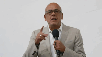 Jorge Rodríguez denuncia presunto plan de “falsa bandera” contra la Embajada de EE.UU. en Caracas