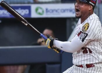 Leones extendió a tres su racha victoriosa en la LVBP