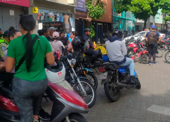 Autoridades desalojan a vendedores informales del Bulevar de Sabana Grande en Caracas