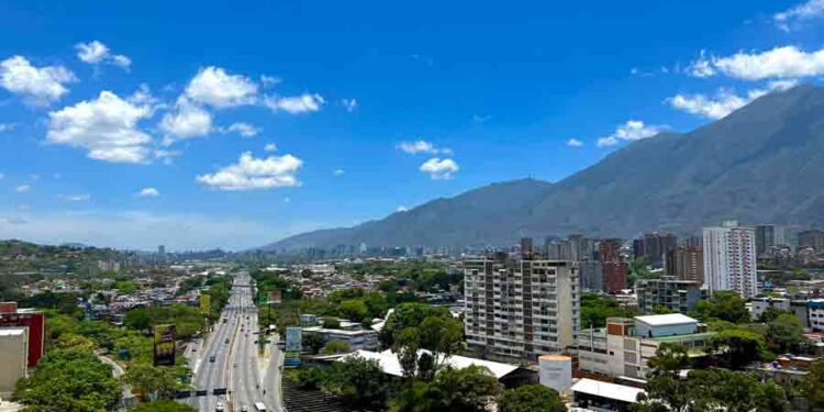 Inameh prevé cielo poco nublado y baja probabilidad de precipitaciones este lunes