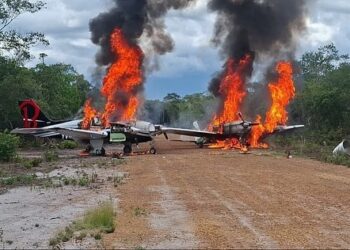 Fuerza Armada de Venezuela destruye dos aviones supuestamente vinculados al narcotráfico