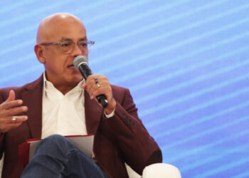 Jorge Rodríguez aseguró que el plan de atacar embajada de EEUU buscaba crear un motivo de guerra