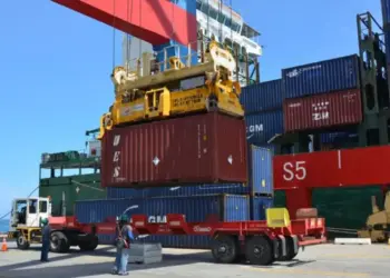 OMC prevé un crecimiento de 2,4% en el comercio mundial de bienes para 2025 y apenas 0,5% para 2026