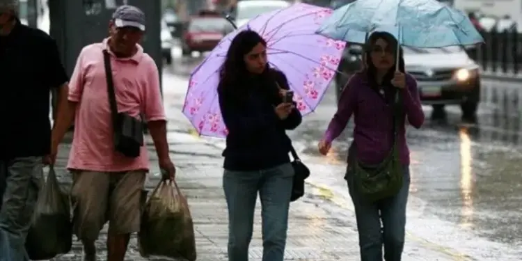 Fuertes lluvias en Caracas dejan una víctima fatal y múltiples afectaciones