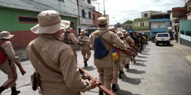 Milicianos dicen que Maduro debía ganar el Nobel de la Paz 2025