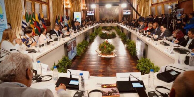 Venezuela acoge encuentro parlamentario del Caribe ante despliegue «extravagante» de EEUU