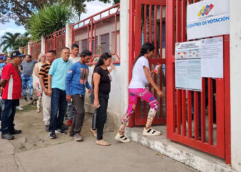 «Extraordinaria jornada»: Presidente Maduro felicitó al pueblo por la IV Consulta Popular