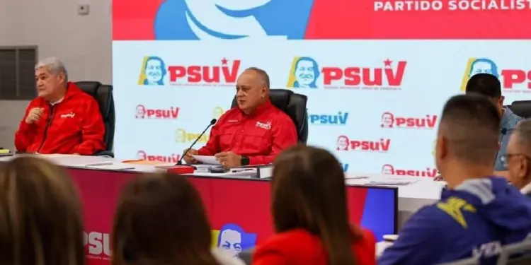 Cabello criticó que oposición no hable de las comunas: «Es un tremendo error»