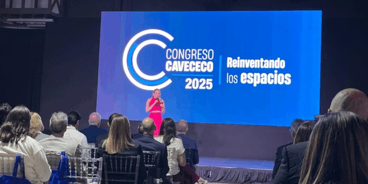 Ventas y visitas en centros comerciales crecieron en 2025, según Datanalisis