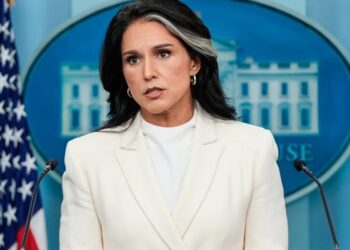 «EE. UU. abandonó la estrategia de cambio de régimen”, dice la directora de Inteligencia Nacional