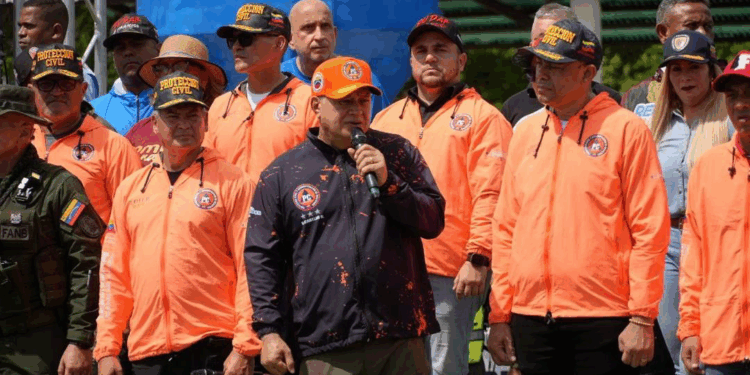 Venezuela abre centro de formación táctica por si alguien «osa» de invadir el territorio