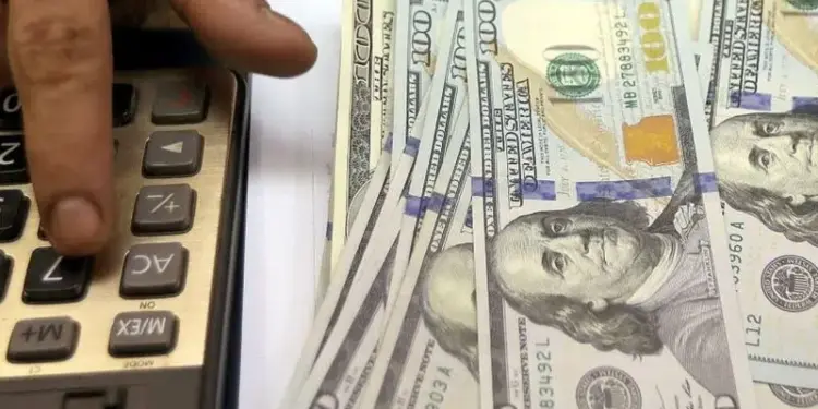 Depósitos en divisas ganan terreno en Venezuela: Alcanzan 39% de las captaciones en octubre