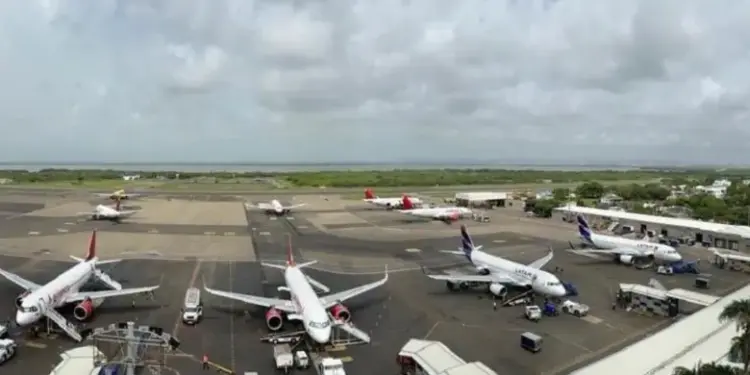 El Gobierno asegura la protección a las aerolíneas españolas tras advertencia de Venezuela