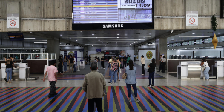 Operaciones aéreas en Maiquetía siguen sin cambios tras declaración de EEUU