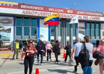 Turistas polacos escapan del invierno europeo para disfrutar de las playas de Margarita