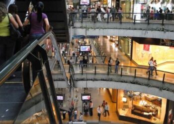 Centros comerciales ven positiva la llegada de marcas internacionales al país