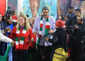 Maduro desea feliz Navidad y dice que la paz será el destino de Venezuela