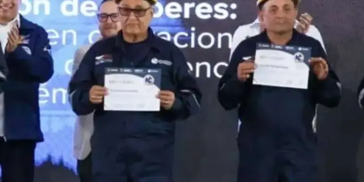 Venezuela certifica 16 operadores de dragado hidráulico en cierre de Expo Transporte 2025