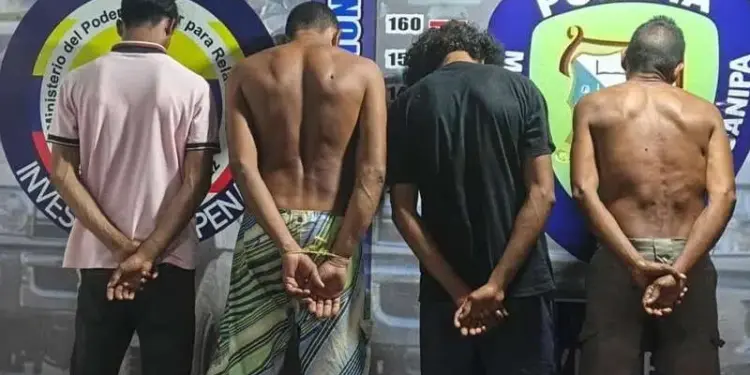 Detienen a dos adultos y dos adolescentes acusados de abusar de un niño de 10 años