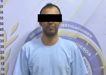 Detienen al encargado de un negocio por dar sus datos bancarios a los clientes para recibir los pagos