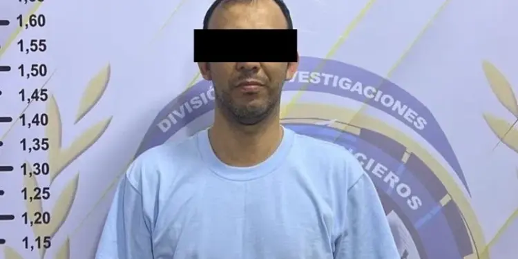 Detienen al encargado de un negocio por dar sus datos bancarios a los clientes para recibir los pagos