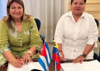 Venezuela y Cuba firman acuerdo para fortalecer derechos de las mujeres