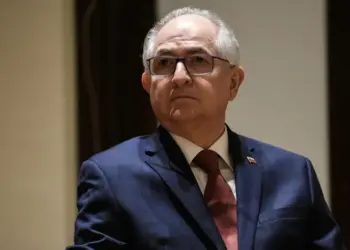 Antonio Ledezma admite que es posible que María Corina Machado no logre viajar a Oslo