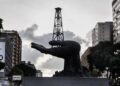 Gobierno venezolano pide a trabajadores a extremar vigilancia en instalaciones petroleras