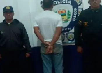 Detienen a docente de 46 años por actos lascivos contra cuatro estudiantes