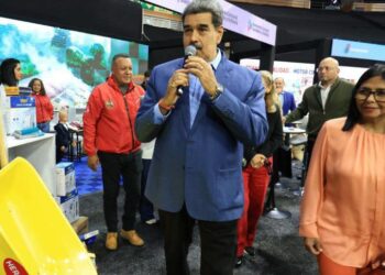 Maduro dice que «llueva, truene o relampaguee» los contratos con Chevron se cumplen
