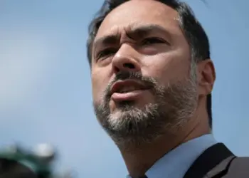 Congresista de EE.UU. califica el «bloqueo naval» de Trump a Venezuela como «acto de guerra»