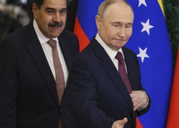 Putin habla por teléfono con Maduro y le expresa «su apoyo» ante tensión con EEUU