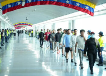Gobierno de Maduro anuncia que EEUU suspendió el vuelo de deportación del viernes