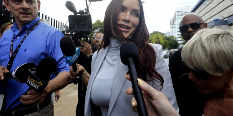 Exesposa de Daddy Yankee interpone una nueva demanda para reclamar $50 millones