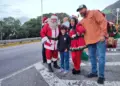 El Santa de la Cota Mil dio la bienvenida de la Navidad a los caraqueños (Fotos)