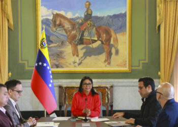 Delcy Rodríguez realiza ajustes en su gabinete con foco en inversión y salud