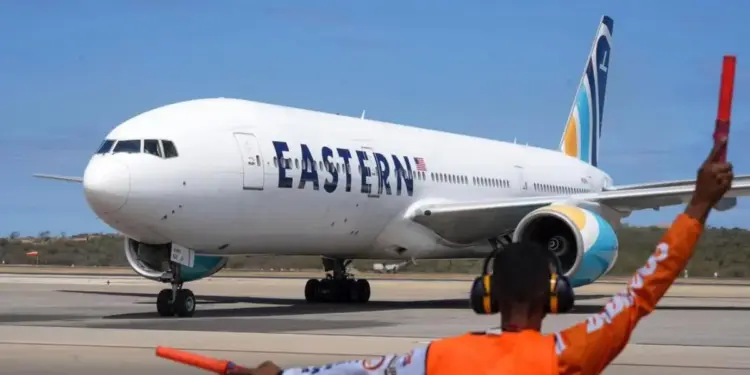 Llega otro avión a Venezuela con 309 migrantes desde EE. UU.