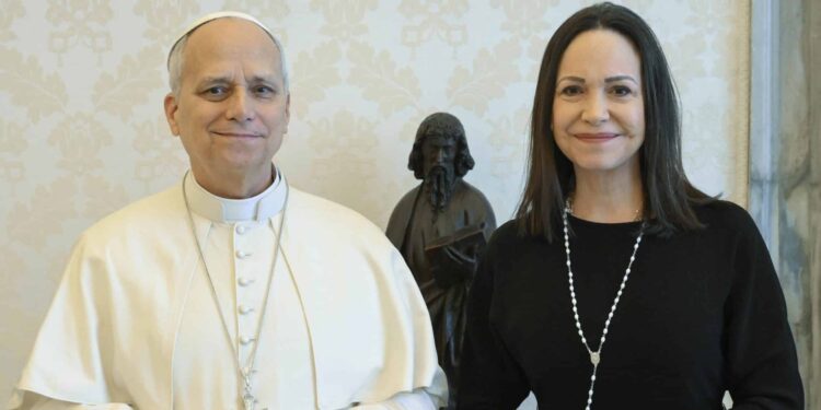 María Corina Machado pidió al papa «interceder por los presos y la transición» en Venezuela