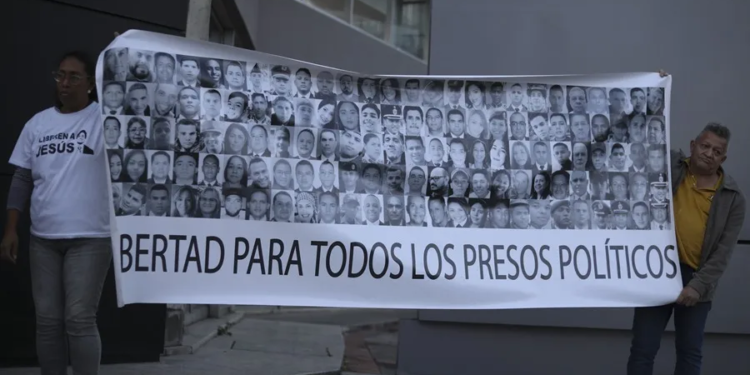 Al menos 80 presos políticos son excarcelados este domingo