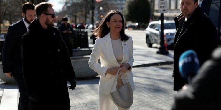 María Corina Machado llega a la Casa Blanca para un almuerzo con Trump