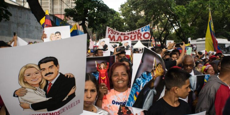 Manifestantes rechazan el “imperialismo” de EEUU en Venezuela y amenazas de Trump a México