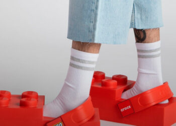 Crocs y LEGO lanzan una edición exclusiva de zuecos de $150
