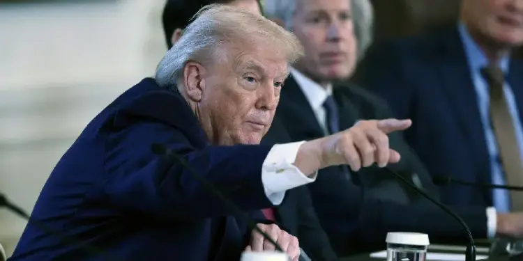 Trump promete «garantías de seguridad» a petroleras de USA para operar en Venezuela