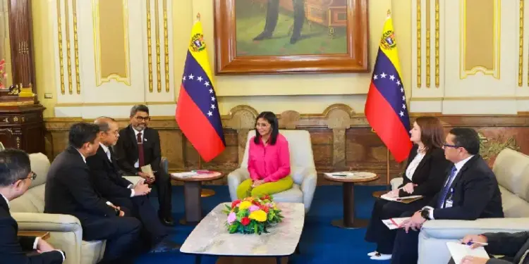 Venezuela e Indonesia refuerzan alianza petrolera