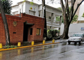 Italia nombrará embajador en Venezuela tras la liberación de los dos italianos presos