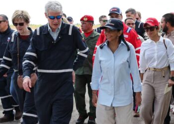 Presidenta Encargada visitó empresa mixta Petro Independencia junto a Secretario de Energía de EEUU